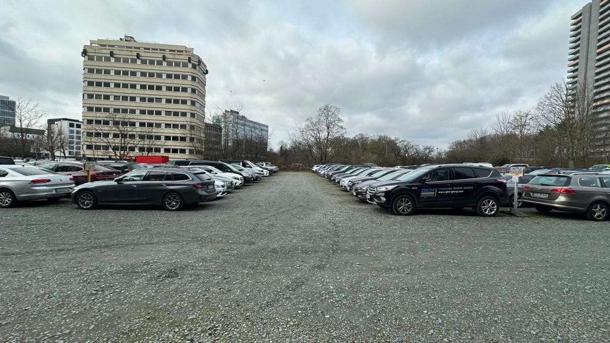 Außenparkplatz Prestige-Parking Shuttle-Service