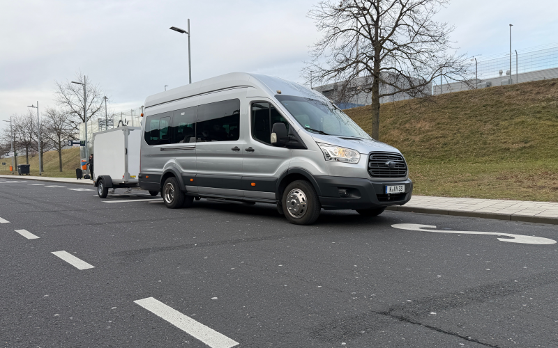 Flughafen-Shuttle-Parkplatz