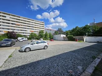 Fra-Parkplatz-Mangat