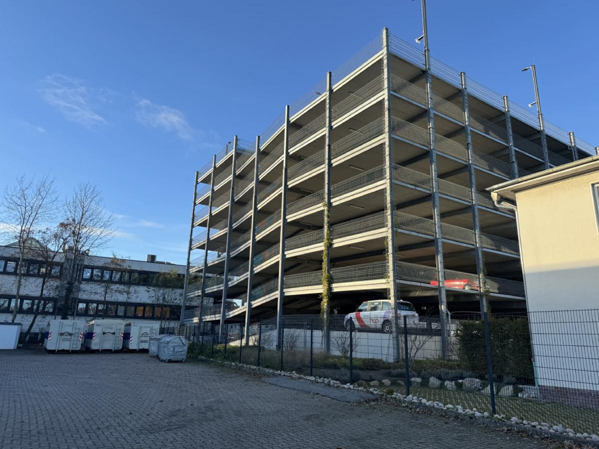 Parkhaus Park and Cruise PRO Steinwerder 