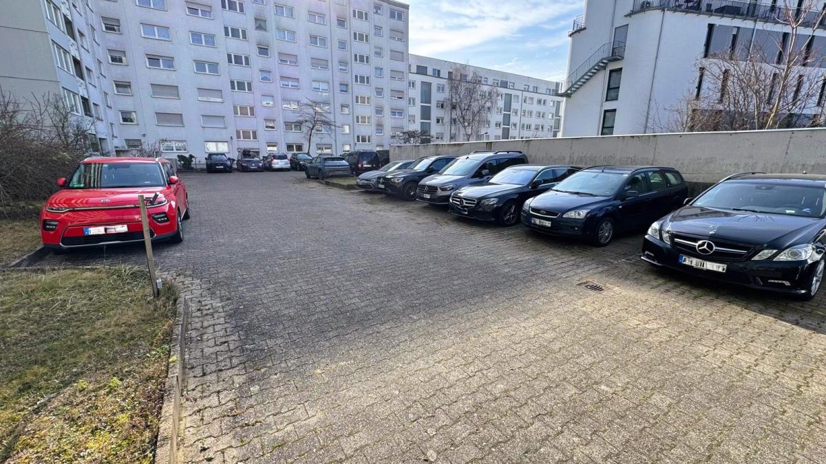 Valet-Parking UFO Valet Parking Aussenparkplatz