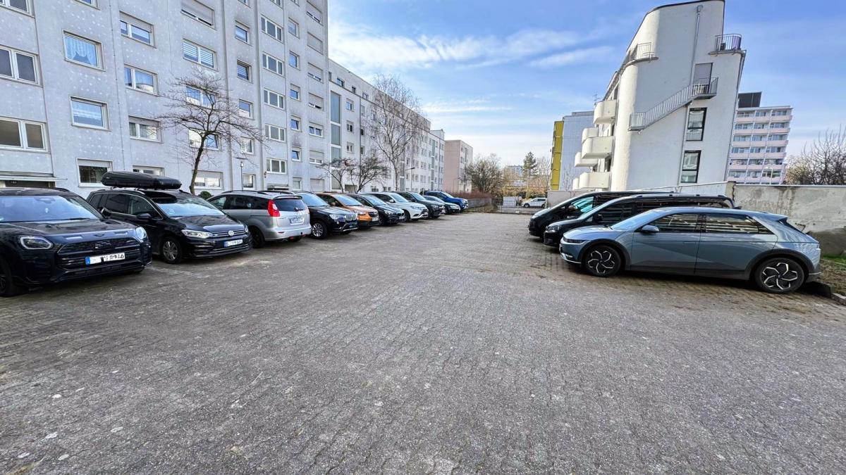 Valet-Parking UFO Valet Parking Aussenparkplatz