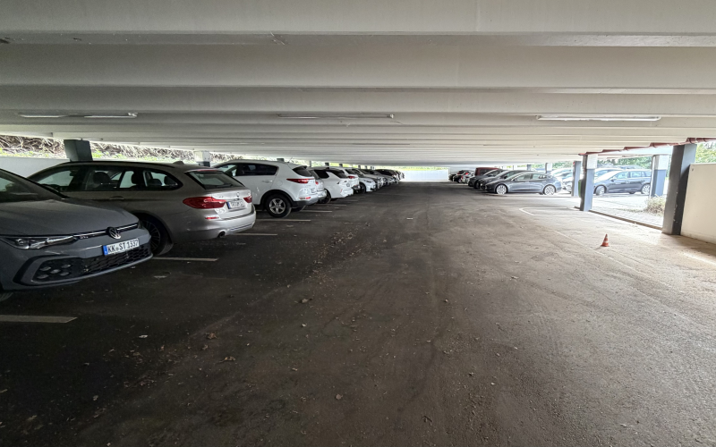 Parkhaus Mein-Flughafenparkplatz P1 