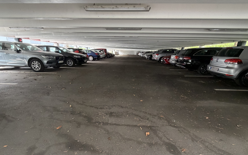 Parkhaus Mein-Flughafenparkplatz P1 
