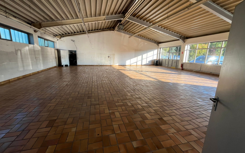 Hallenparkplatz Hallenstellplatz