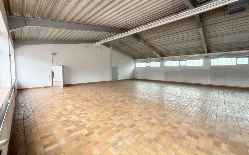 Hallenparkplatz Hallenstellplatz