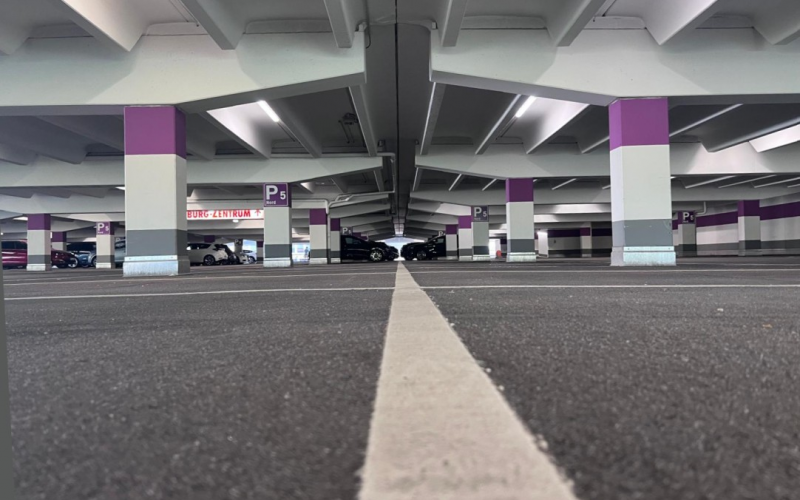 Infiniti-Parking Valet- Parkhaus
