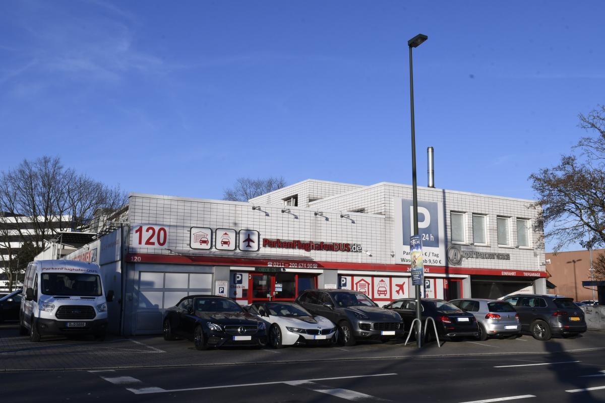 Außenparkplatz Parkenflughafendus