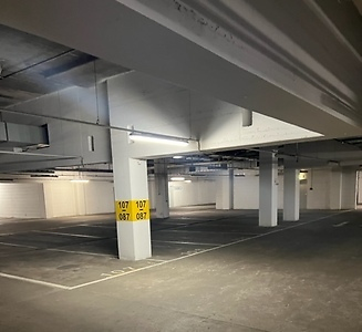 Tiefgarage parkeundfliege Shuttle