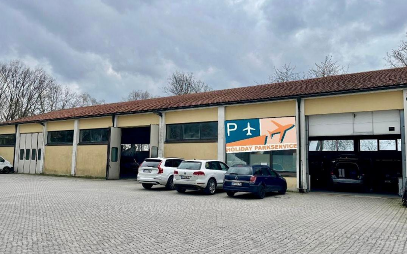 Holiday Park & Fly - Überdacht