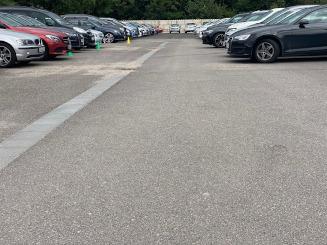 Außenparkplatz idealparken Shuttle Service 