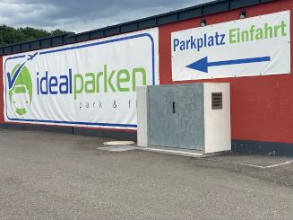 Außenparkplatz idealparken Shuttle Service 