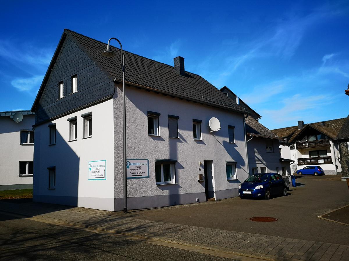 Außenparkplatz Parkhof Hahn