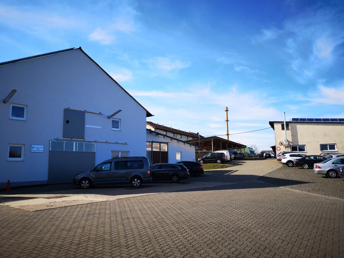 Außenparkplatz Parkhof Hahn