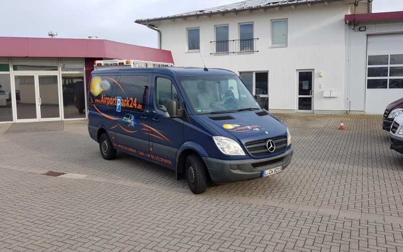 Außenparkplatz Park-to-Fly24 Leipzig