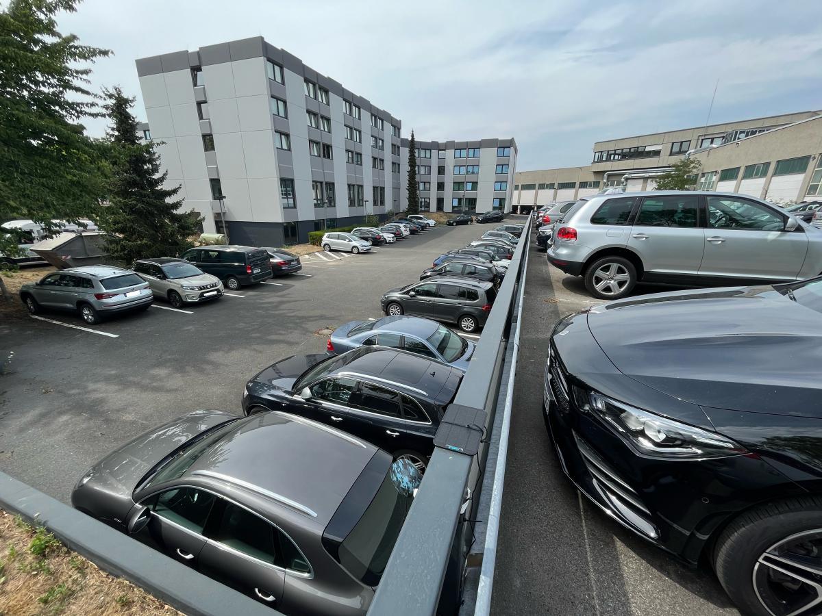 Parkdeck Mein-Flughafenparkplatz P1