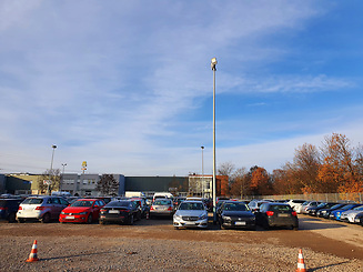 Außenparkplatz Flughafen-Shuttle-Parkplatz