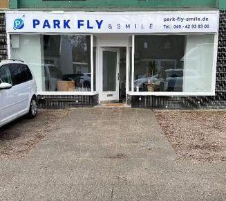 Außenparkplatz Park Fly & Smile